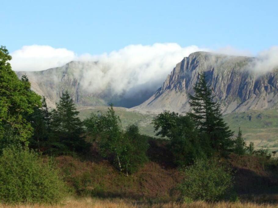 Pandy Farmhouse - Panoramic Mountain Views Within Snowdonia'S National Park - 4X4 Recommended Dolgellau Eksteriør billede